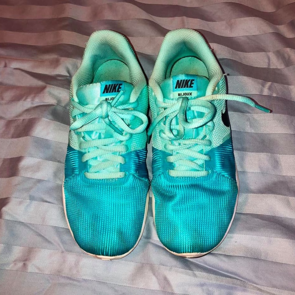 Girls Nike Shoes Size 3 Gently Worn